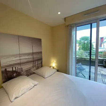 Nouveau Monde Apartment